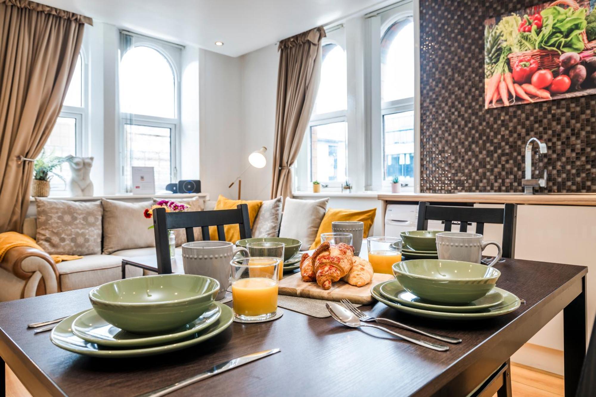 Cavern Quarters, Beautiful Two Bedroom City Centre Apartment By Garudy Serviced Apartments And Short Lets - Perfect For Longer Stays Λίβερπουλ Εξωτερικό φωτογραφία