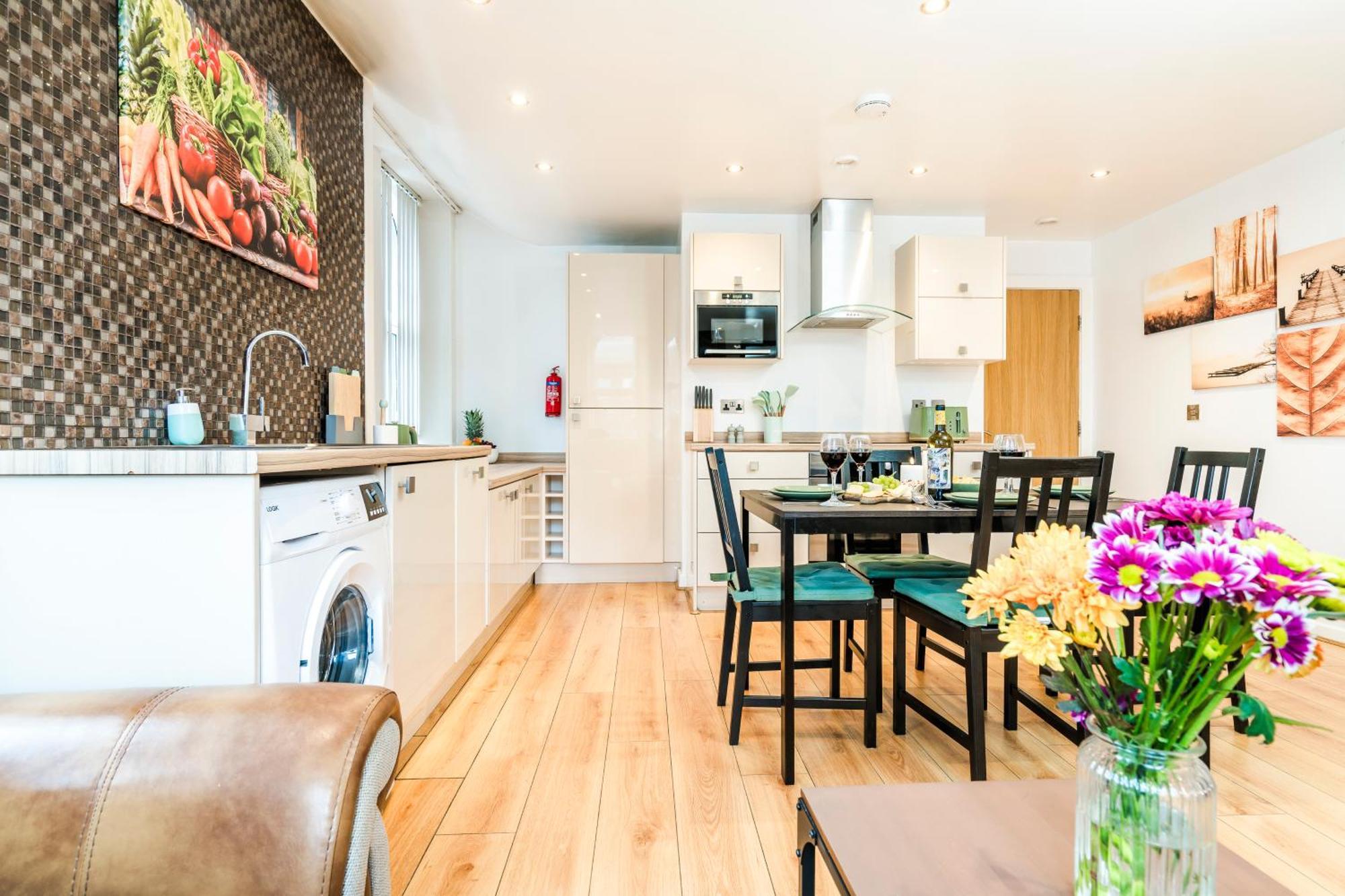Cavern Quarters, Beautiful Two Bedroom City Centre Apartment By Garudy Serviced Apartments And Short Lets - Perfect For Longer Stays Λίβερπουλ Εξωτερικό φωτογραφία