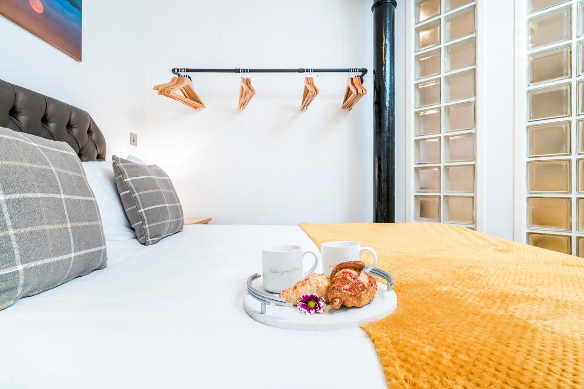 Cavern Quarters, Beautiful Two Bedroom City Centre Apartment By Garudy Serviced Apartments And Short Lets - Perfect For Longer Stays Λίβερπουλ Εξωτερικό φωτογραφία