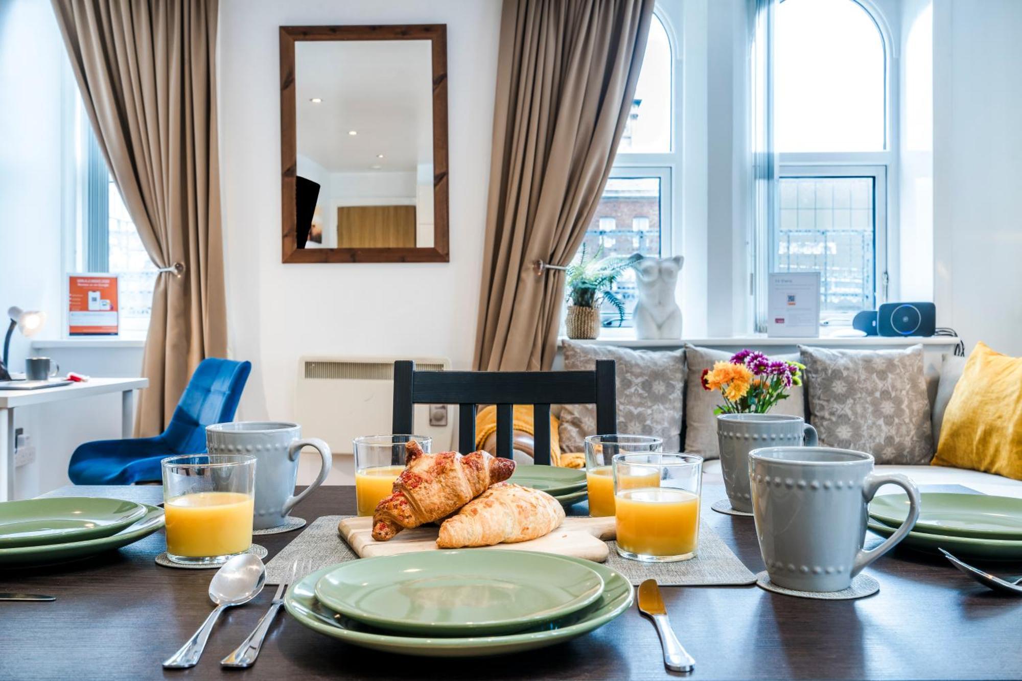 Cavern Quarters, Beautiful Two Bedroom City Centre Apartment By Garudy Serviced Apartments And Short Lets - Perfect For Longer Stays Λίβερπουλ Εξωτερικό φωτογραφία