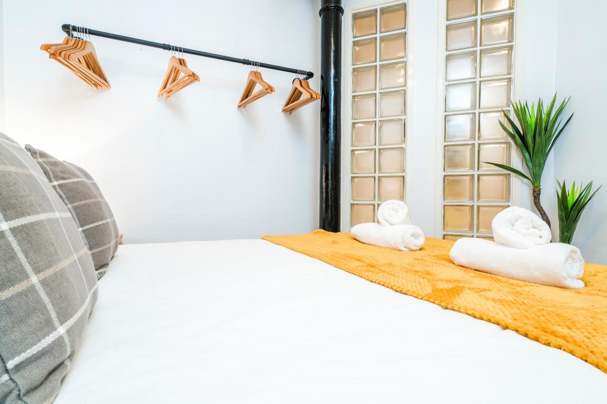Cavern Quarters, Beautiful Two Bedroom City Centre Apartment By Garudy Serviced Apartments And Short Lets - Perfect For Longer Stays Λίβερπουλ Εξωτερικό φωτογραφία